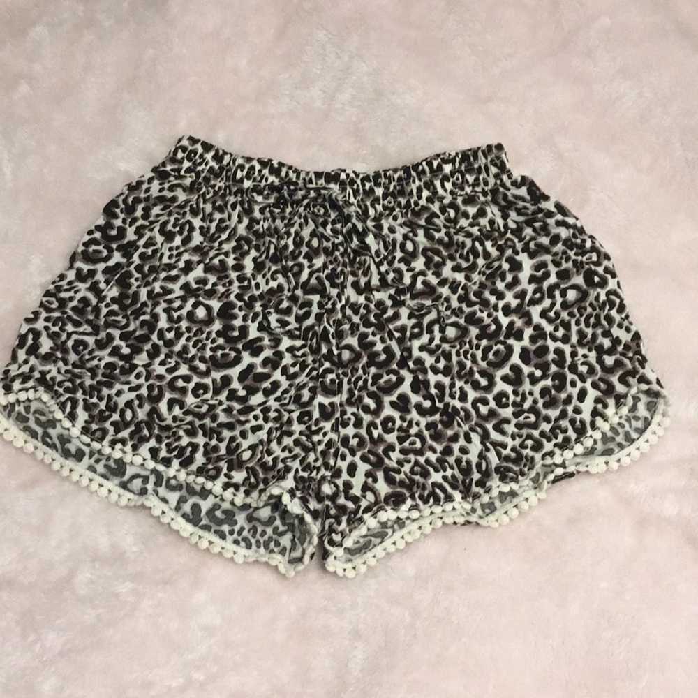 Adorable flowy shorts